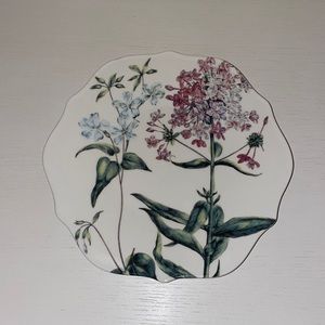 Plate from the Williamsburg Garden Story Collection